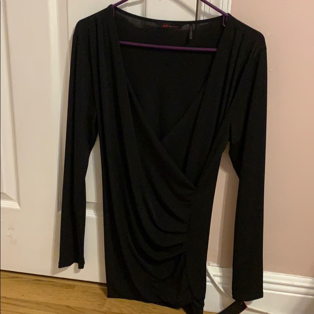 Black long sleeve Sofia Vergara dress